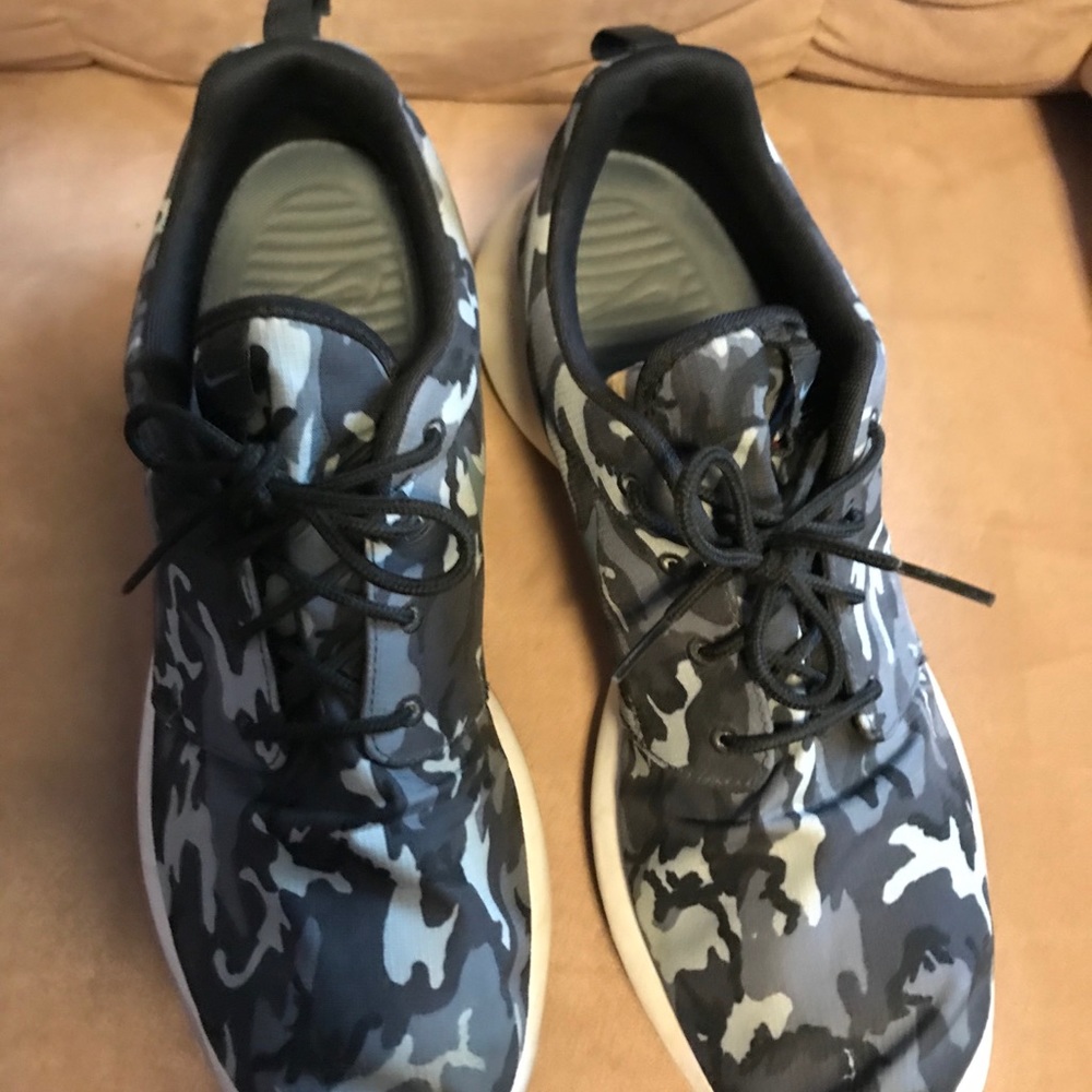 Nike cross training athletic shoes